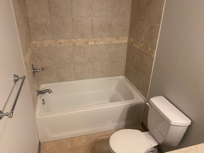 Building Photo - 5615 Marabou Way