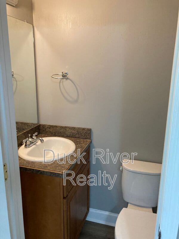 Building Photo - 206 Lee Dr