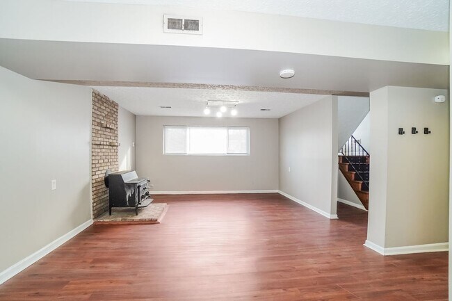 Building Photo - 2928 Landon Dr