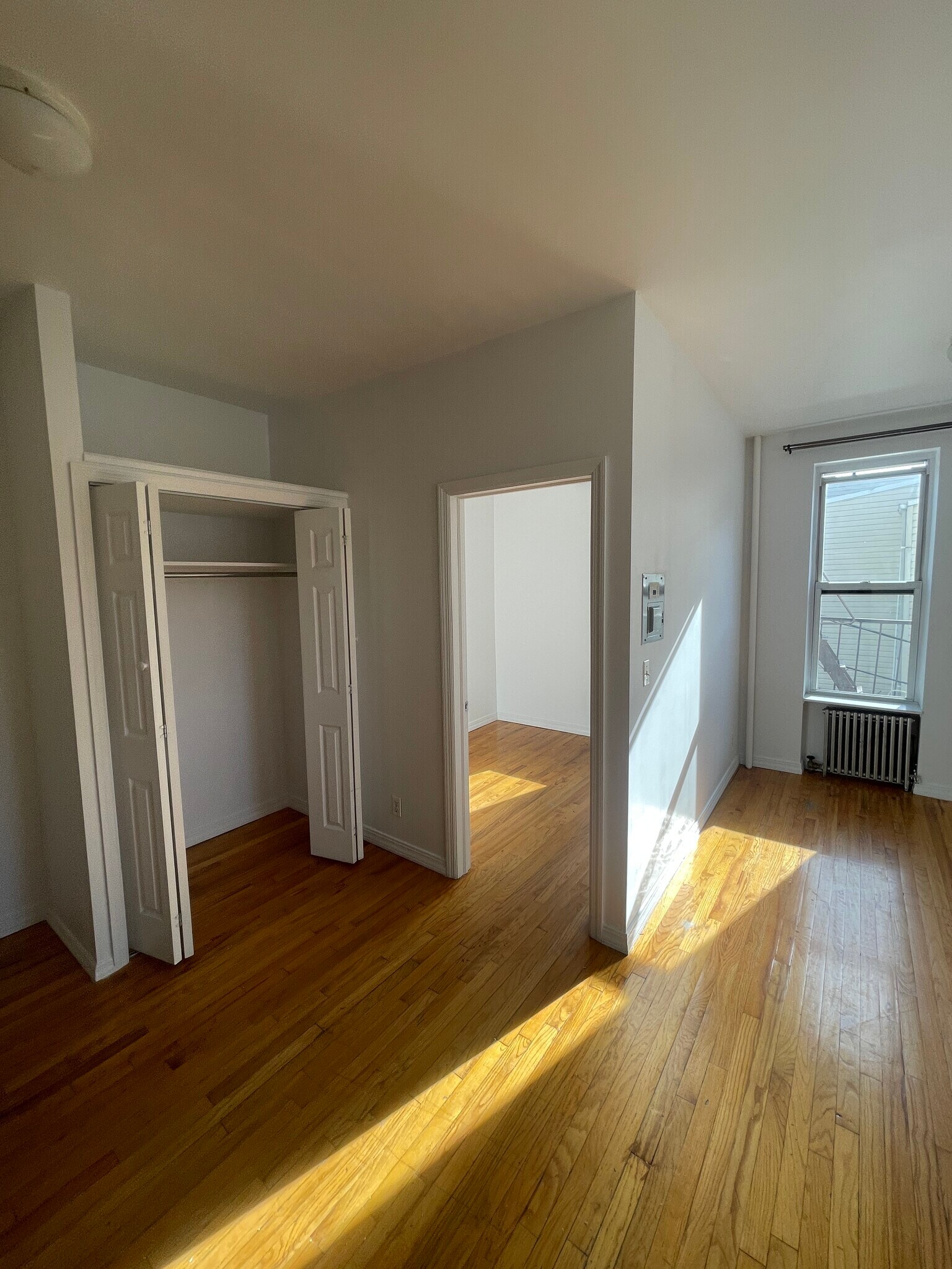 Building Photo - 16 Conselyea St