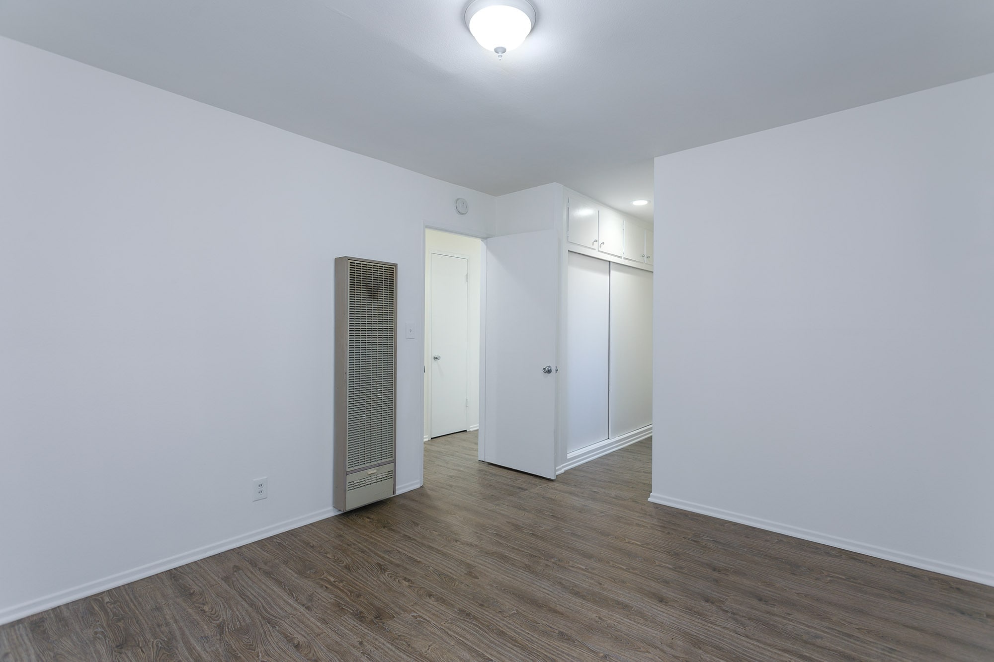Building Photo - 660 W Sierra Madre Blvd