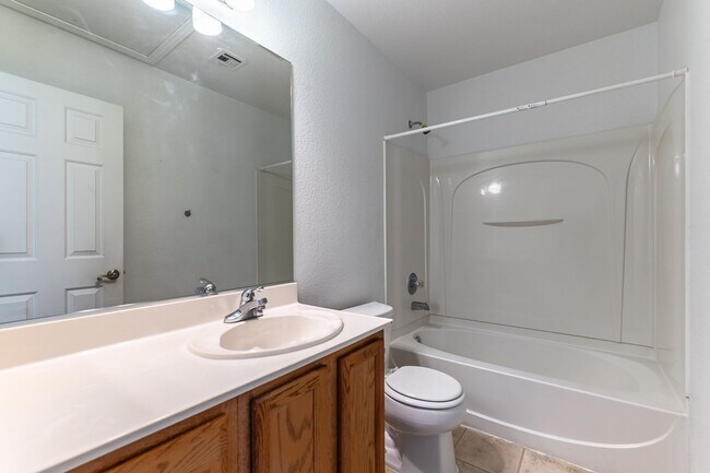 Building Photo - Must See Home in Gated Community!