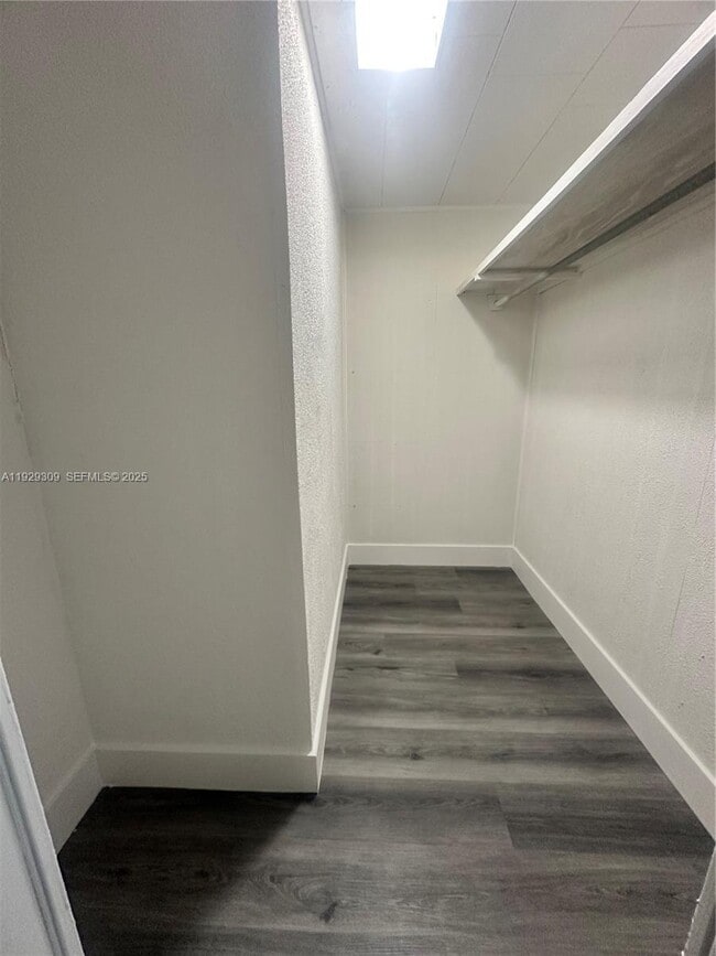 Building Photo - 4762 Canal Rd