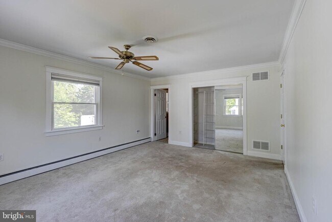 Building Photo - 742 Whitehall Beach Rd