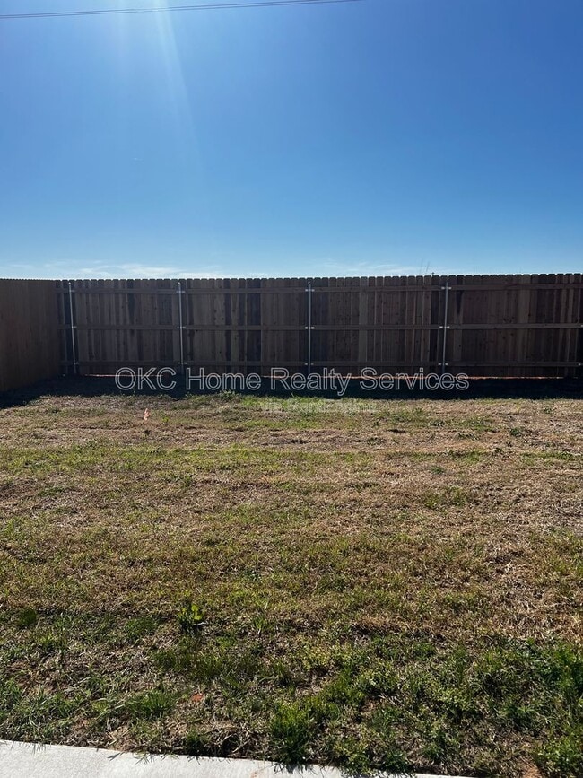 Building Photo - 16201 Harvester