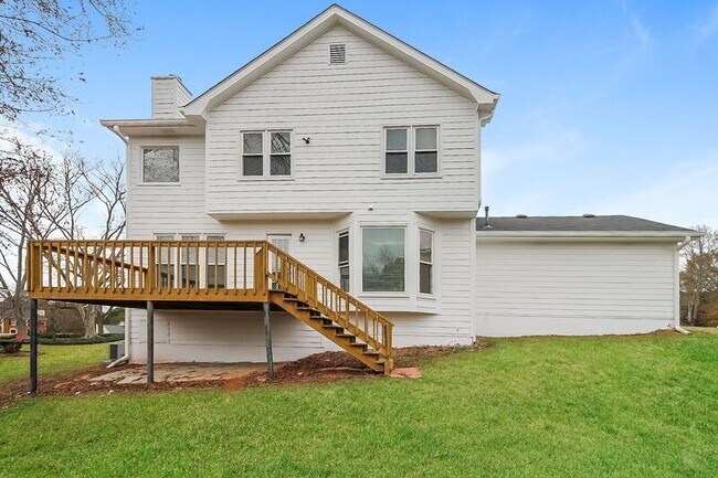 Building Photo - 3870 Paulownia Dr