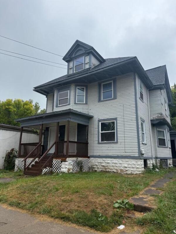 Primary Photo - 588 Brown St