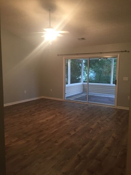 Building Photo - 3905 Camden Dr