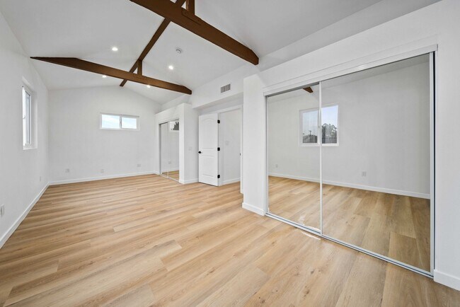 Building Photo - 11946 Aneta St