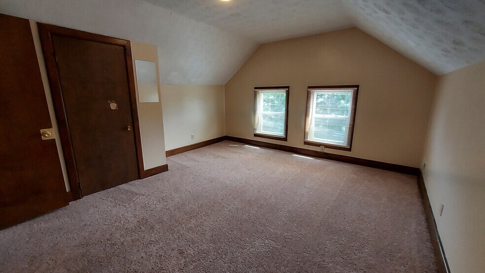 Building Photo - 404 King Ave