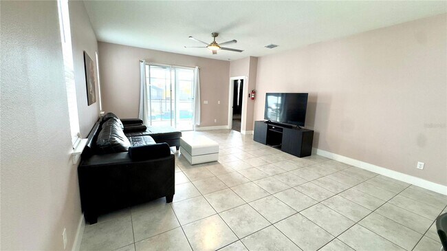 Building Photo - 1131 Arisha Dr