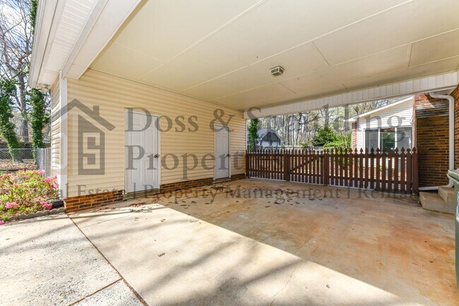 Building Photo - 1109 Monticello St