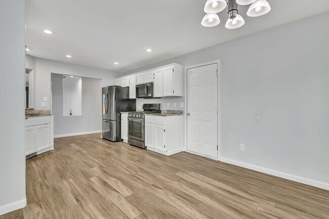 Building Photo - Amazing Floor Plan in Desirable Spanaway Neighborhood!