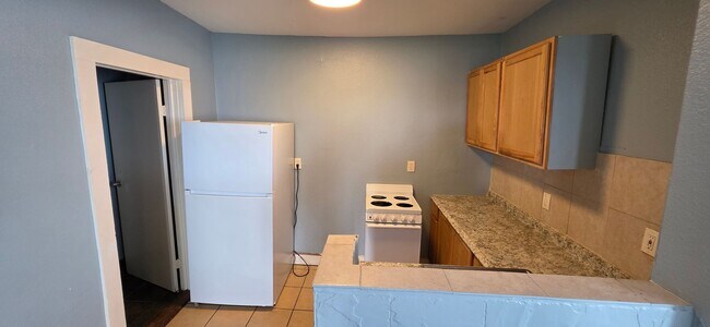 Building Photo - 1408 The Strand