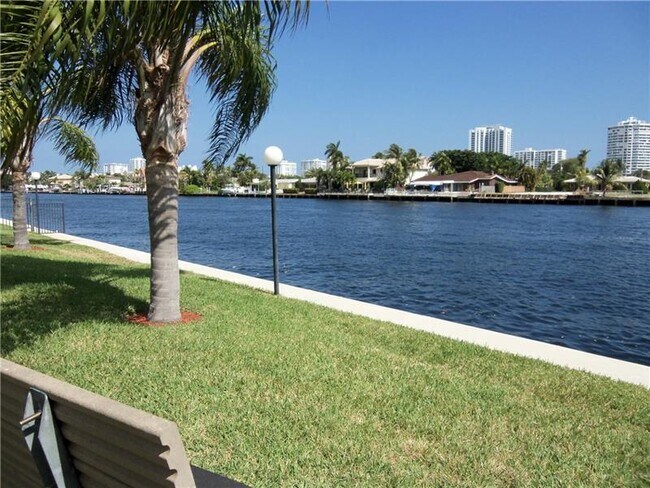 Building Photo - 6317 Bay Club Dr