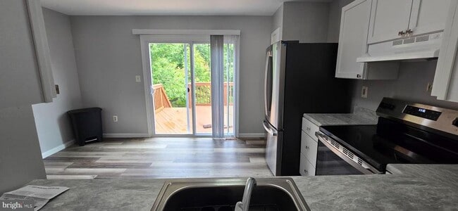 Building Photo - 3822 Swift Run Dr