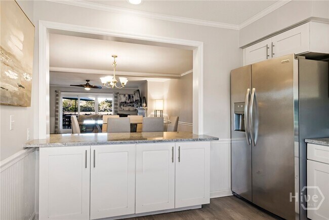 Building Photo - 12502 Apache Ave