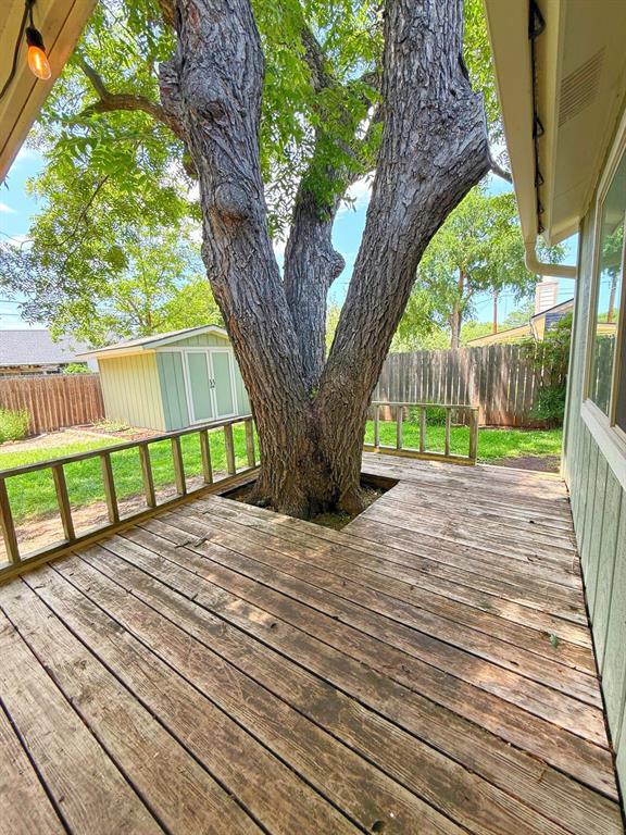 Building Photo - 2631 Oak Meadow Dr