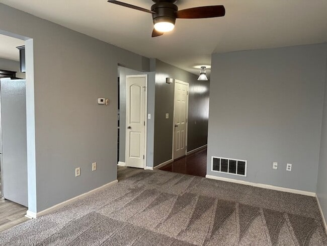 Building Photo - 6402 Creekbend Dr