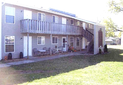 Building Photo - Chateau Court Apartments