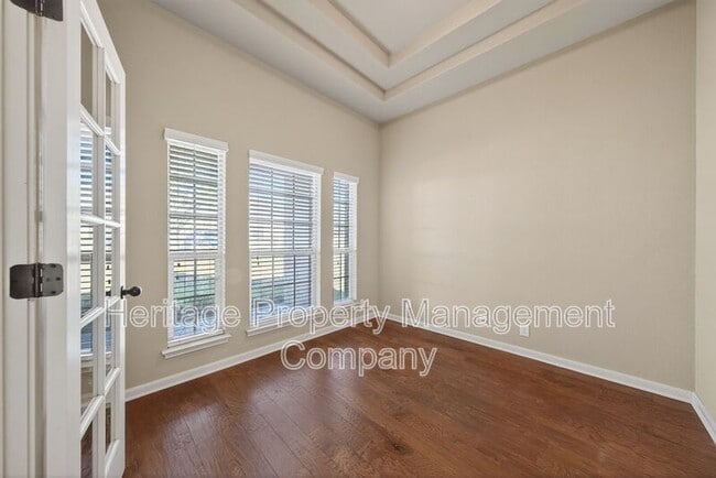 Building Photo - 226 Hamburg Ave