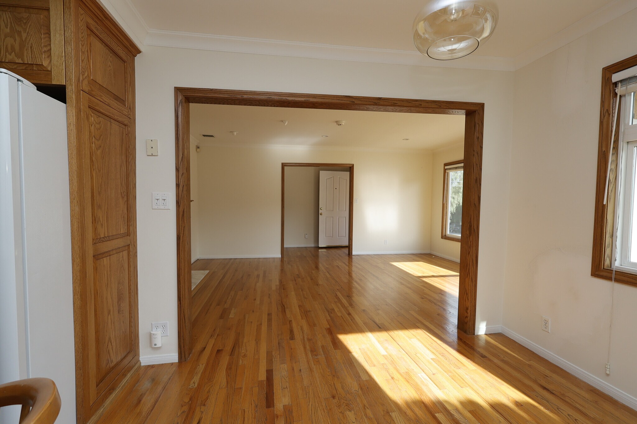 Building Photo - 4831 Canoga Ave