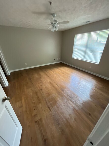 Building Photo - 8101 Par Four Way