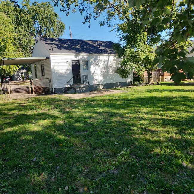 Building Photo - 1018 Navaho Pl