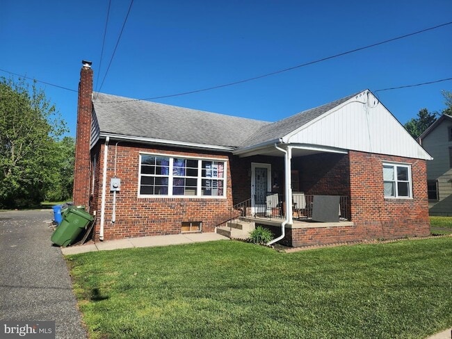 Primary Photo - 333 N Main St