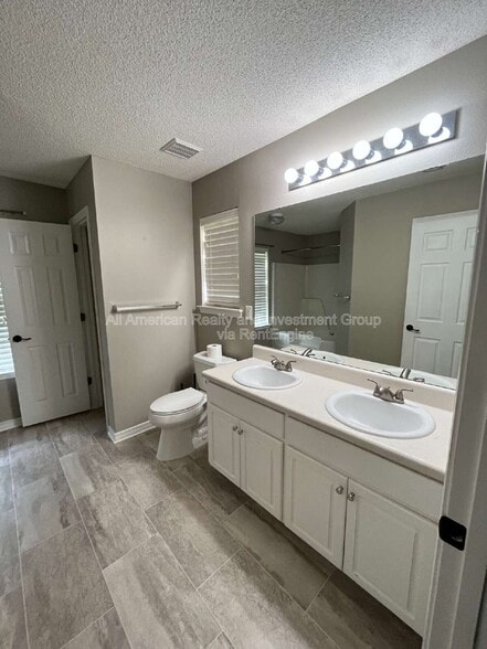 Building Photo - 917 Lajolla Ln