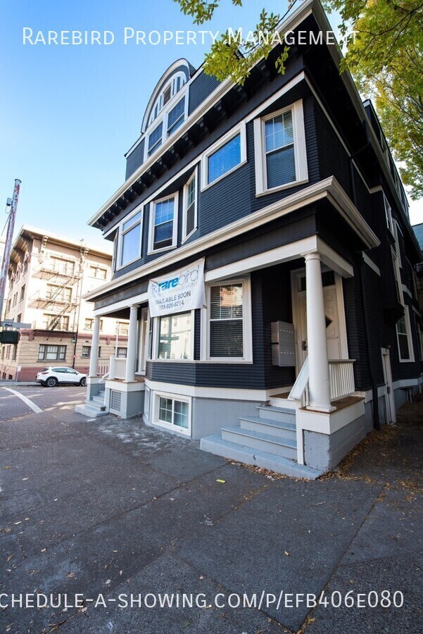 Building Photo - Renovated 1BR in Historic Plex - Available...