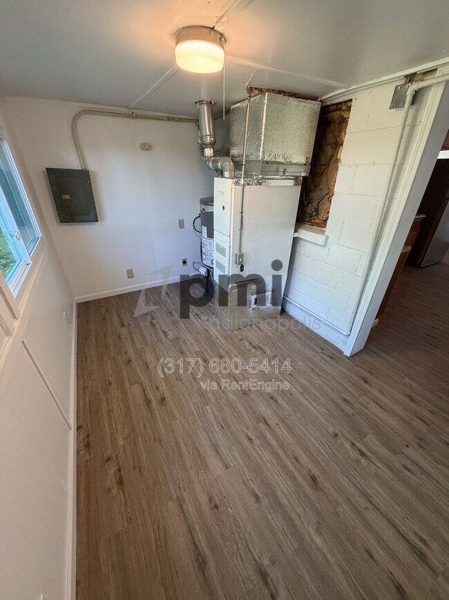 Building Photo - 1324 Brandt Dr