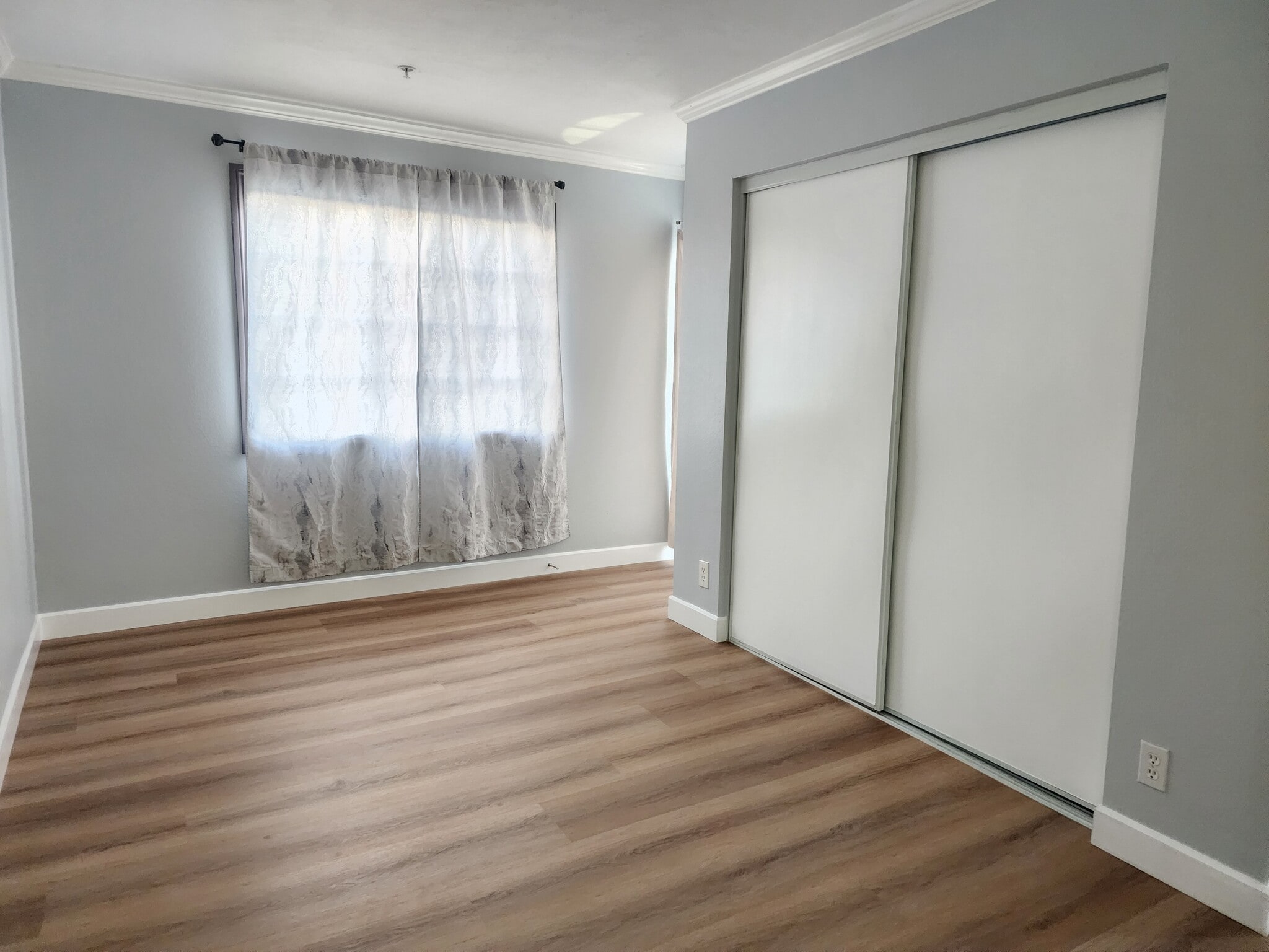 Building Photo - 736 N Garfield Ave