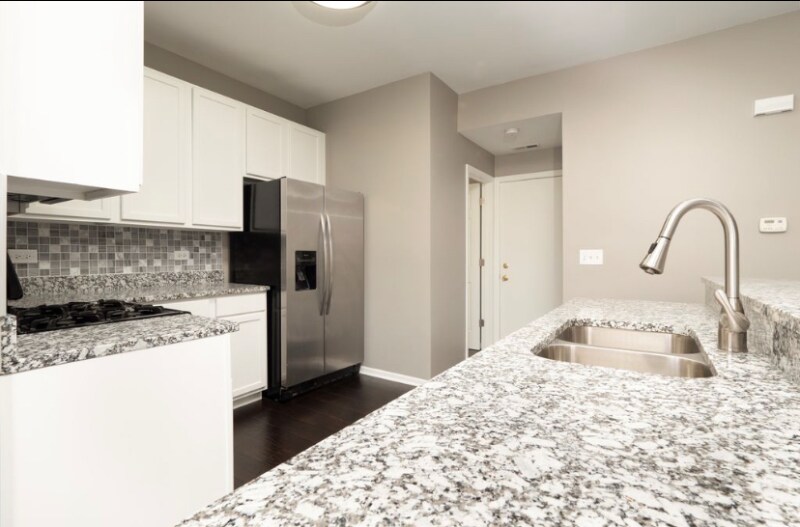 Building Photo - 4036 Blackstone Dr