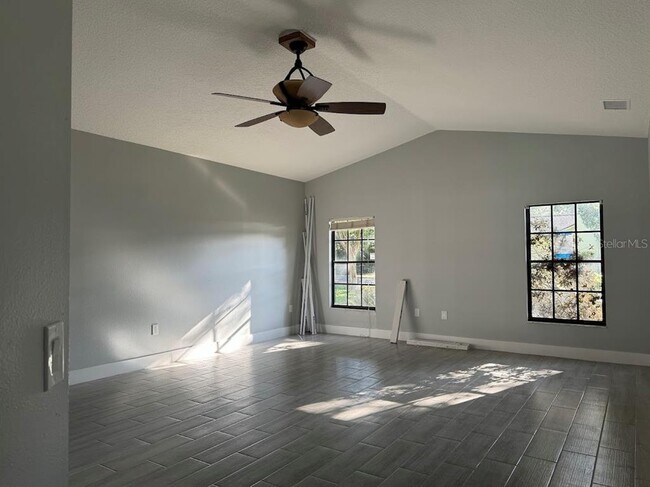 Building Photo - 5835 Colony Pl Dr