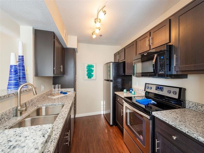 Building Photo - Anchor at South Shore