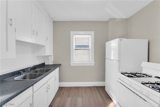 Building Photo - 1512 W 116th St