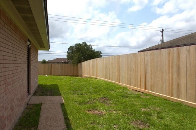 Building Photo - 11210 Leitrim Way