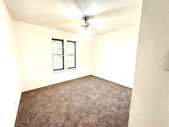 Building Photo - 705 Garden Villa Cir