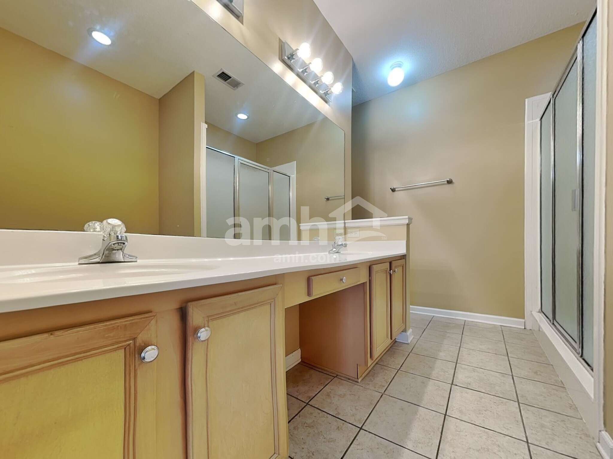 Building Photo - 8739 Overcup Oaks Dr