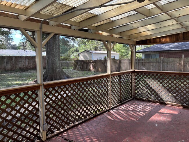 Building Photo - 512 Broadmoor Ave