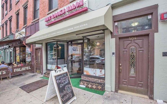 Building Photo - 504 Washington St