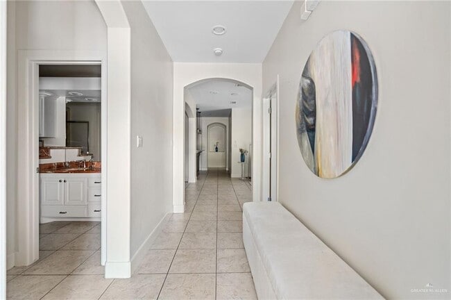 Building Photo - 15 D S St