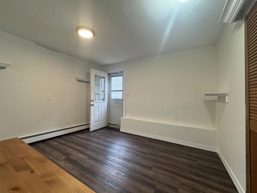 Building Photo - 25 Paddock St