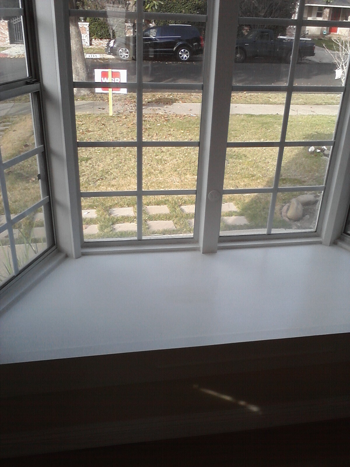 Separate dining room with bay - 4734 Allott Ave