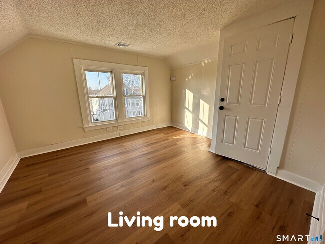 Building Photo - 21 Williams St