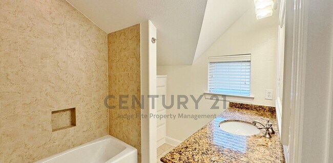 Building Photo - 4148 Grassmere Ln
