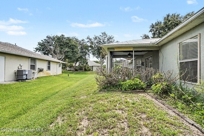 Building Photo - 880 Vocelle Ave