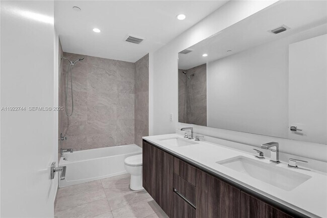 Building Photo - 488 NE 18th St