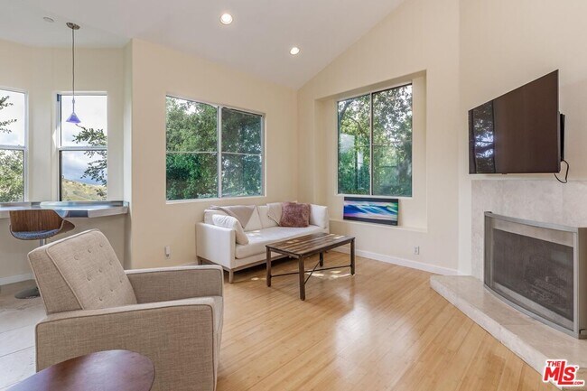 Building Photo - 23639 Clover Trail